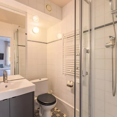 Proche Ecoles, Commerces Et Centre-ville