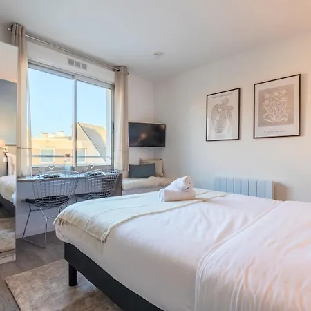 Proche Ecoles, Commerces Et Centre-ville דירה ליל