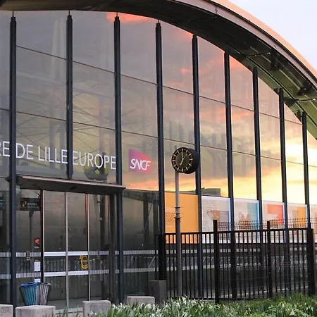 Апартаменты Proche Ecoles, Commerces Et Centre-ville Лилль