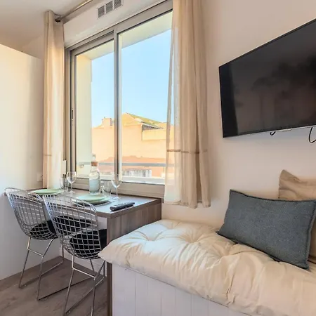 Proche Ecoles, Commerces Et Centre-ville * Лилль