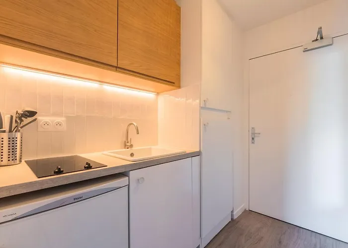 Proche Ecoles, Commerces Et Centre-ville Апартаменты *