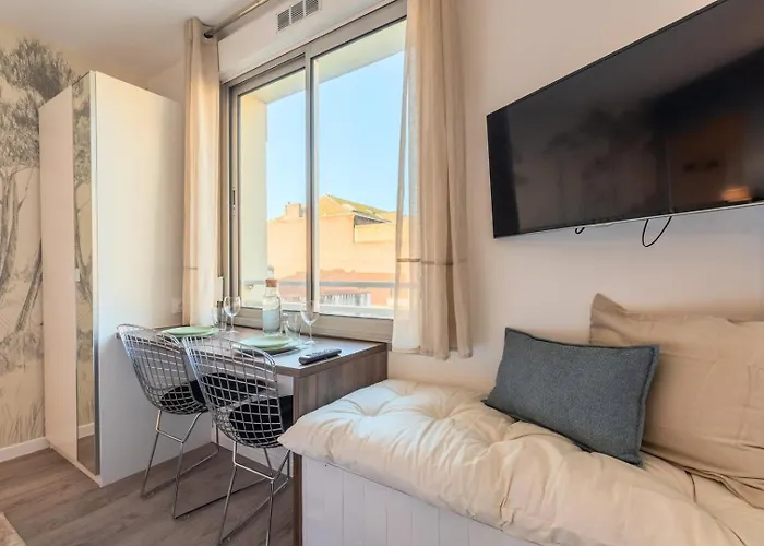 Proche Ecoles, Commerces Et Centre-ville * Лилль