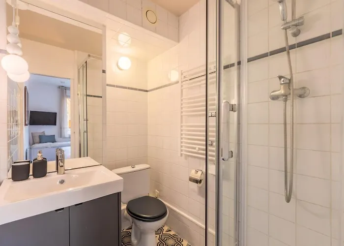 Proche Ecoles, Commerces Et Centre-ville